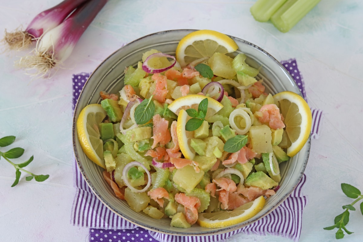 Ensalada de patatas y salmón
