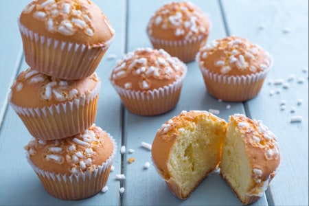 Muffins con leche caliente