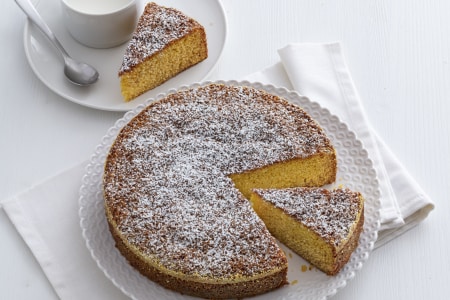 Tarta de polenta esponjosa