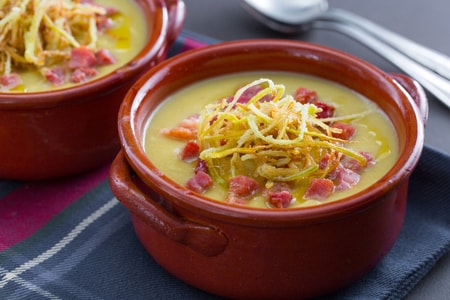 Crema de puerros y patatas con panceta