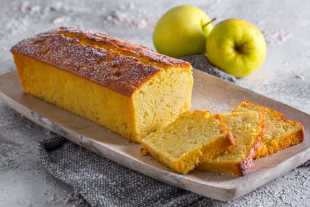 Plumcake con yogur y manzanas