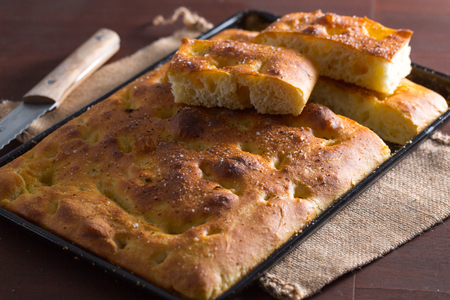 Focaccia de patata alta y esponjosa