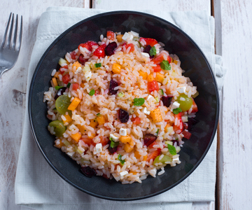 Ensalada de arroz con macedonia de frutas