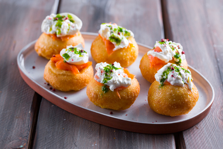 Montanarine con burrata y salmón ahumado