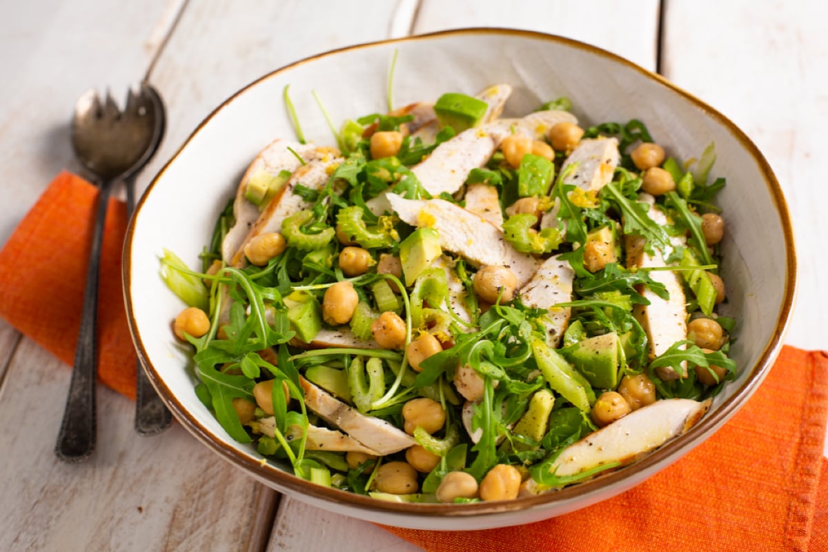 Ensalada de pollo y aguacate