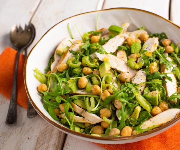 Ensalada de pollo y aguacate