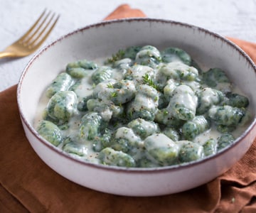 Gnocchetti verdes con gorgonzola