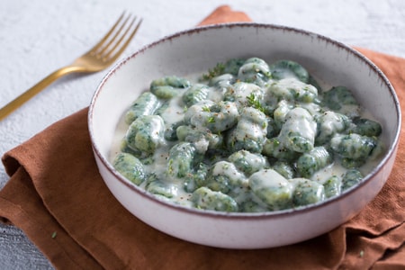 Gnocchetti verdes con gorgonzola