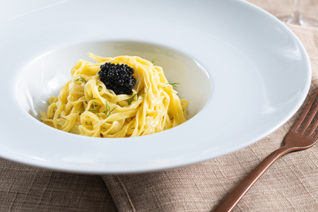 Tagliolini con caviar