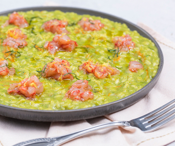 Risotto con crema de calabacín y gambas crudas