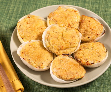 Cebollas rellenas a la ligur