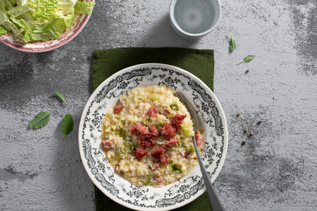 Risotto de col rizada y salchicha