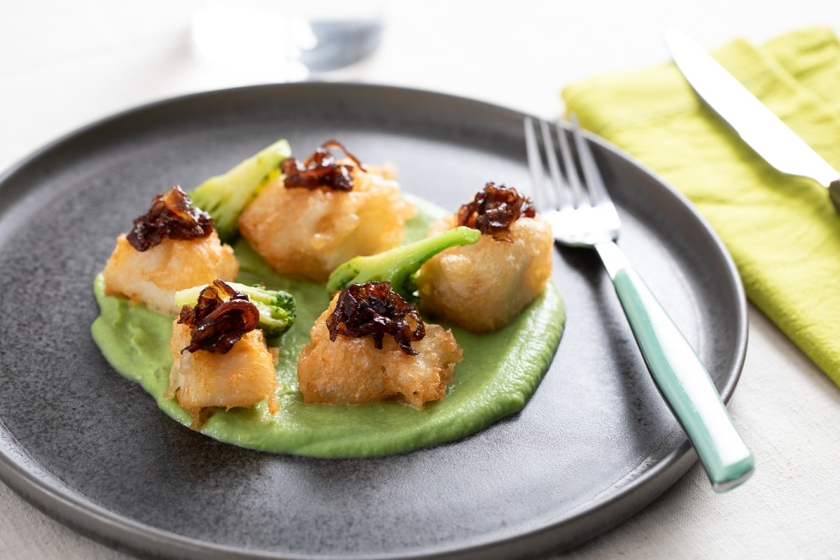 Bacalao en tempura con brócoli