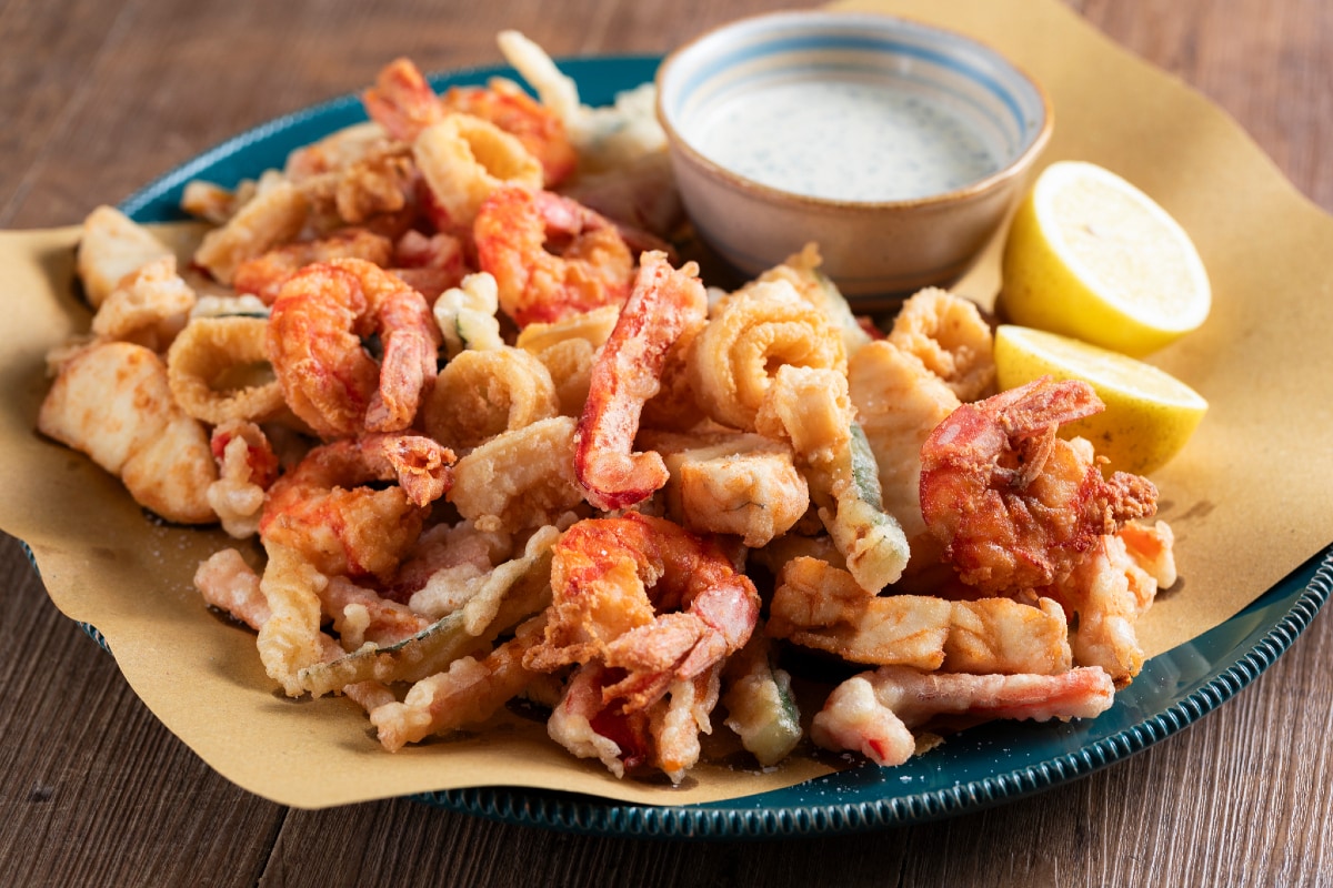 Frito mixto de pescado y verduras