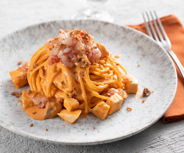 Carbonara de mar con gambas