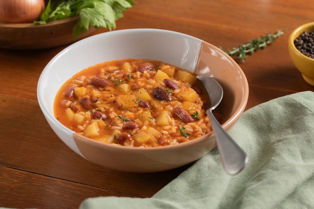 Sopa de arroz con legumbres