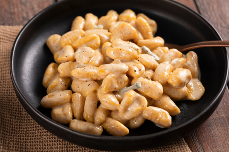 Ñoquis de calabaza con crema de gorgonzola