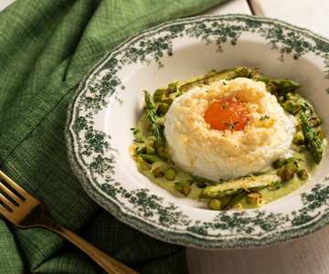Nubes de huevos y espárragos