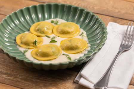 Ravioli con hierbas aromáticas
