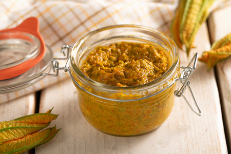 Pesto de flores de calabacín