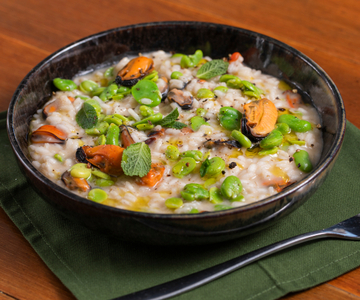 Risotto mejillones habas y pecorino