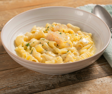 Pasta patatas y langostinos