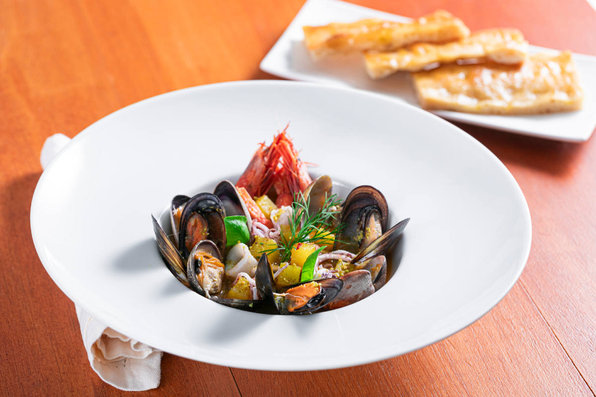 Bouillabaisse con focaccia genovese