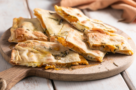 Focaccia crujiente calabaza y queso