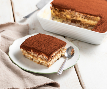 Tiramisú con nata