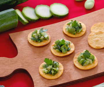 Tostas con habas y calabacines salteados