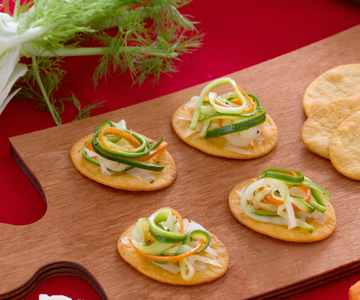 Tortas con juliana de verduras y Asiago