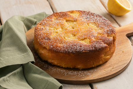 Tarta de manzana con limón