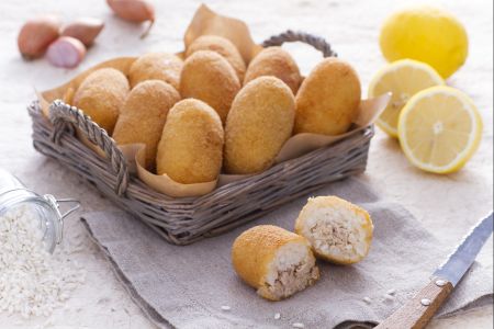 Croquetas de arroz con atún y limón