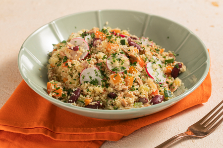Cuscús con verduras y atún