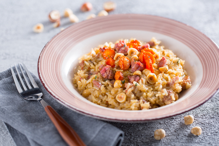 Risotto con zanahorias y salchicha