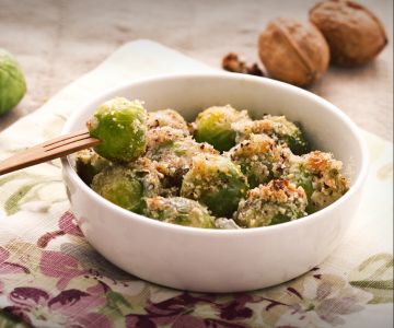 Coles de Bruselas con gorgonzola y nueces