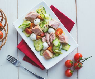Carpaccio de calabacín con atún