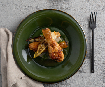 Pollo con crema de champiñones y endibia