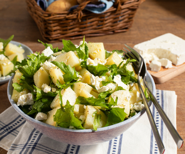 Ensalada de patatas con achicoria y queso feta