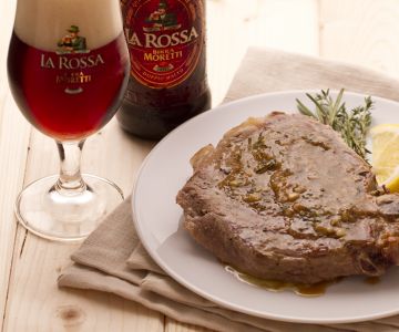 Chuletas de cerdo a la cerveza y hierbas aromáticas