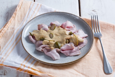 Ternera con salsa de atún