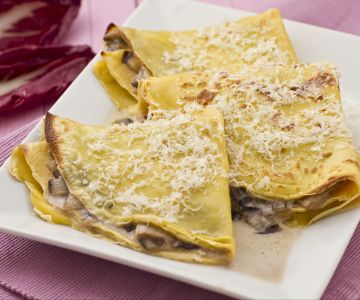 Crepes de gorgonzola y achicoria