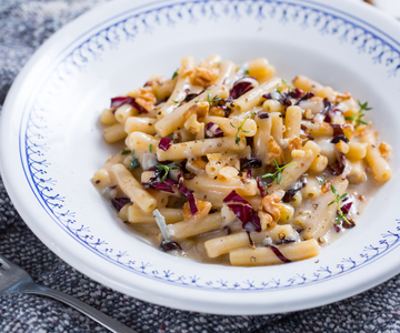 Pasta con radicchio y gorgonzola