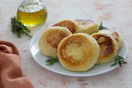 Tortitas de patata rellenas de gorgonzola