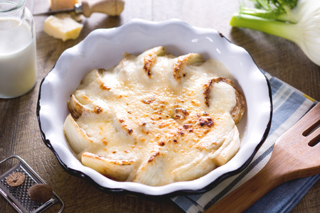 Hinojos gratinados con bechamel