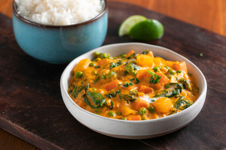Curry de verduras con leche de coco