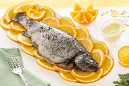 Trucha asalmonada a la naranja