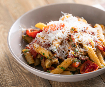 Amatriciana revisitada con lomo de cerdo y tomatitos confitados