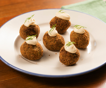 Albóndigas de agretti, espárragos y calabacín