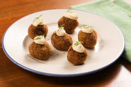 Albóndigas de agretti, espárragos y calabacín